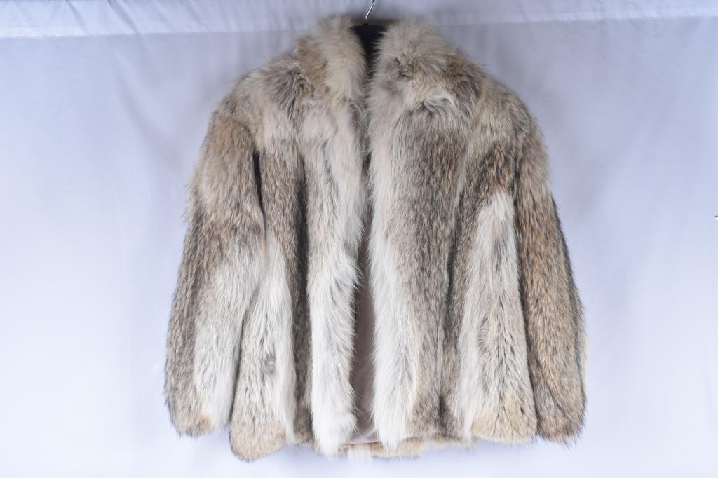 Anne Klein Fox Fur Coat: Anne Klein Fox Fur Coat