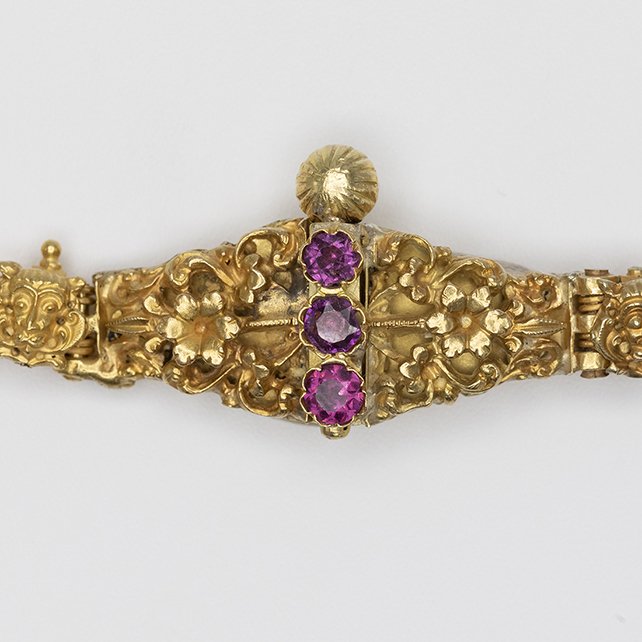 A tourmaline, 22k yellow gold necklace (1 of 2)