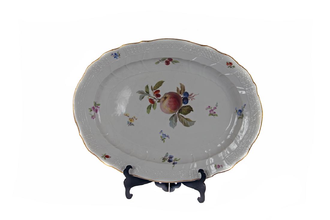 A large Meissen porcelain platter (1 of 5)
