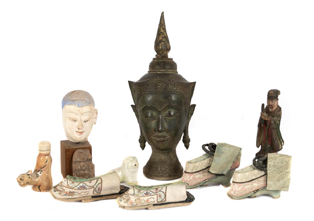 A group of Asian decorative objects (1 of 3)