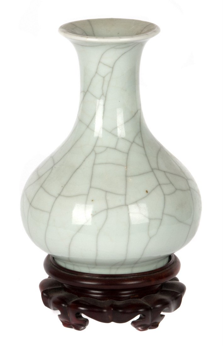 A Chinese crackle glazed porcelain vase (1 of 4)