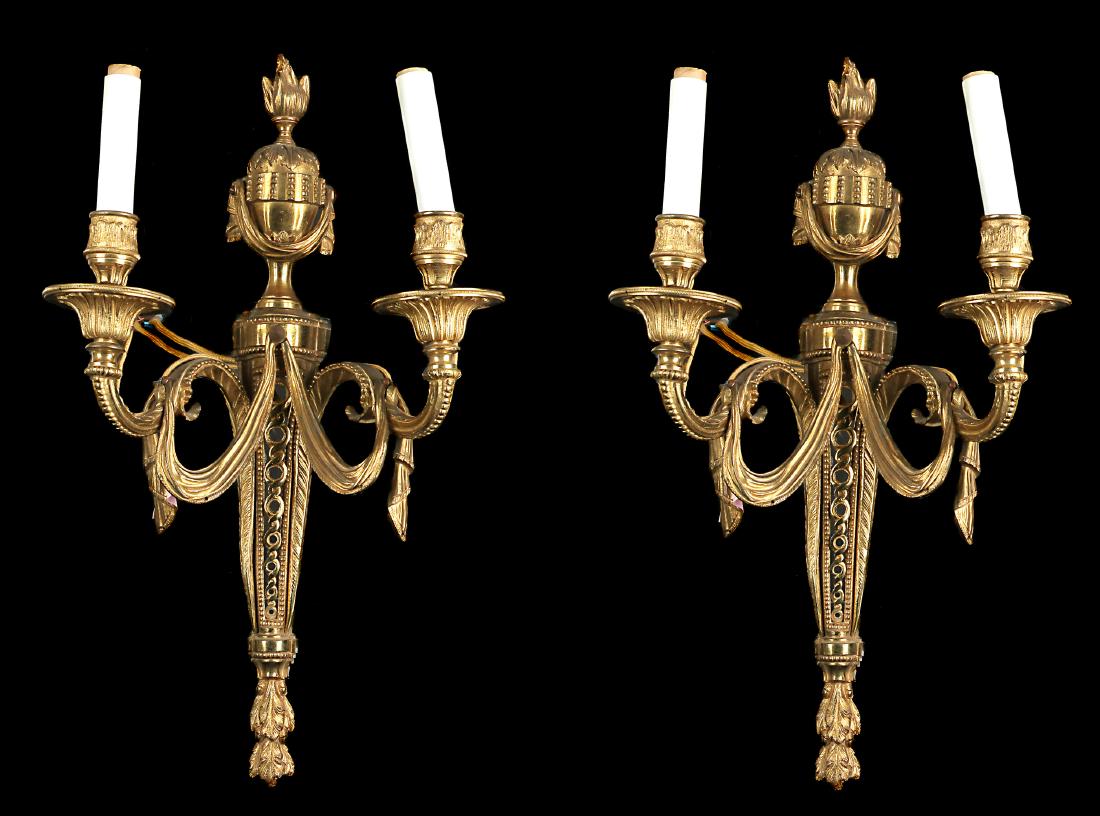 A pair of gilt bronze wall sconces (1 of 4)