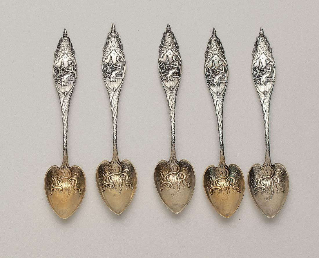 A sterling Durgin Betsy Ross set of five coffee spoons (1 of 5)