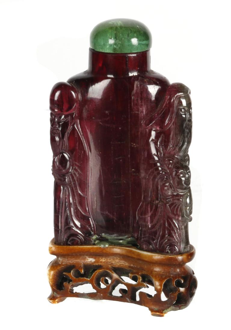 A Chinese pink tourmaline snuff bottle (1 of 5)