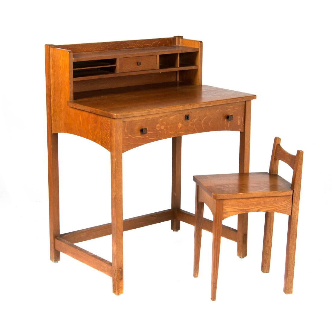 Limbert Arts & Crafts children's desk & chair (1 of 7)