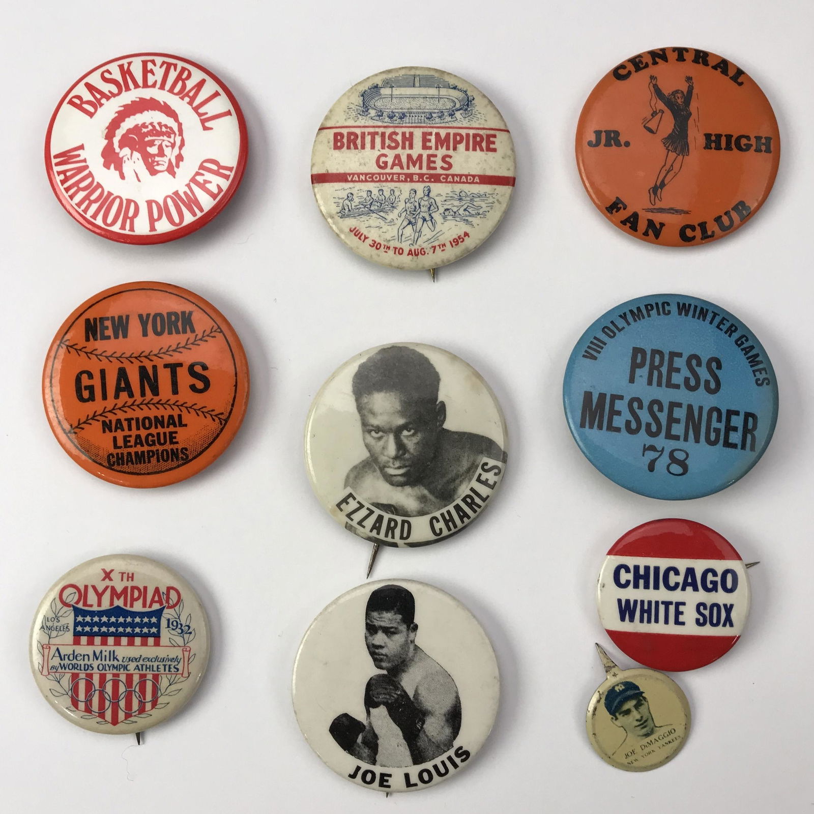 Group of 40 Vintage Sports Buttons Pinbacks (1 of 4)