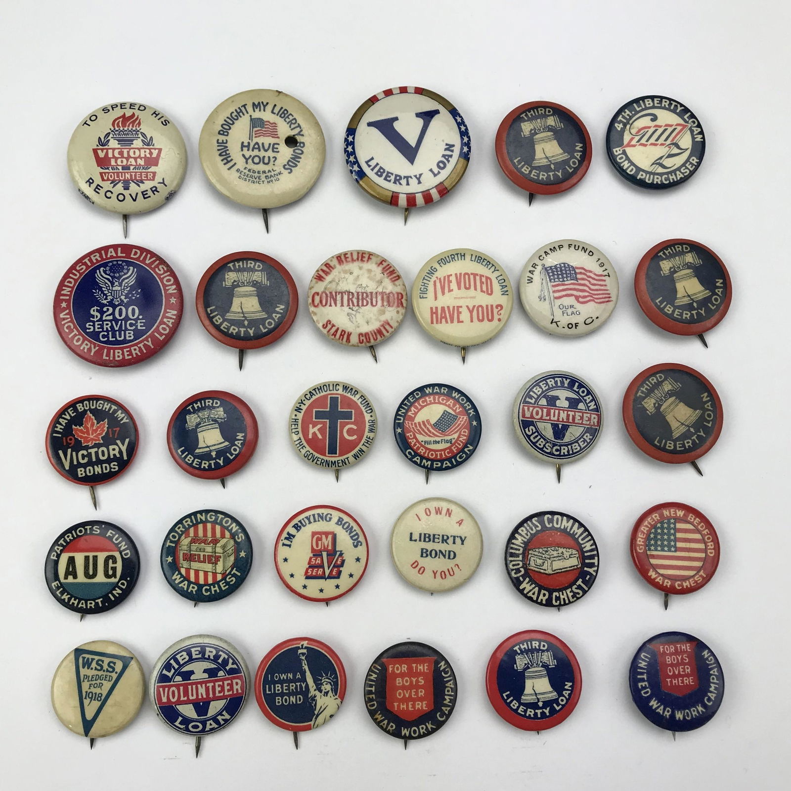Large Group of 200 WWI Liberty Loans Bonds Buttons (1 of 10)