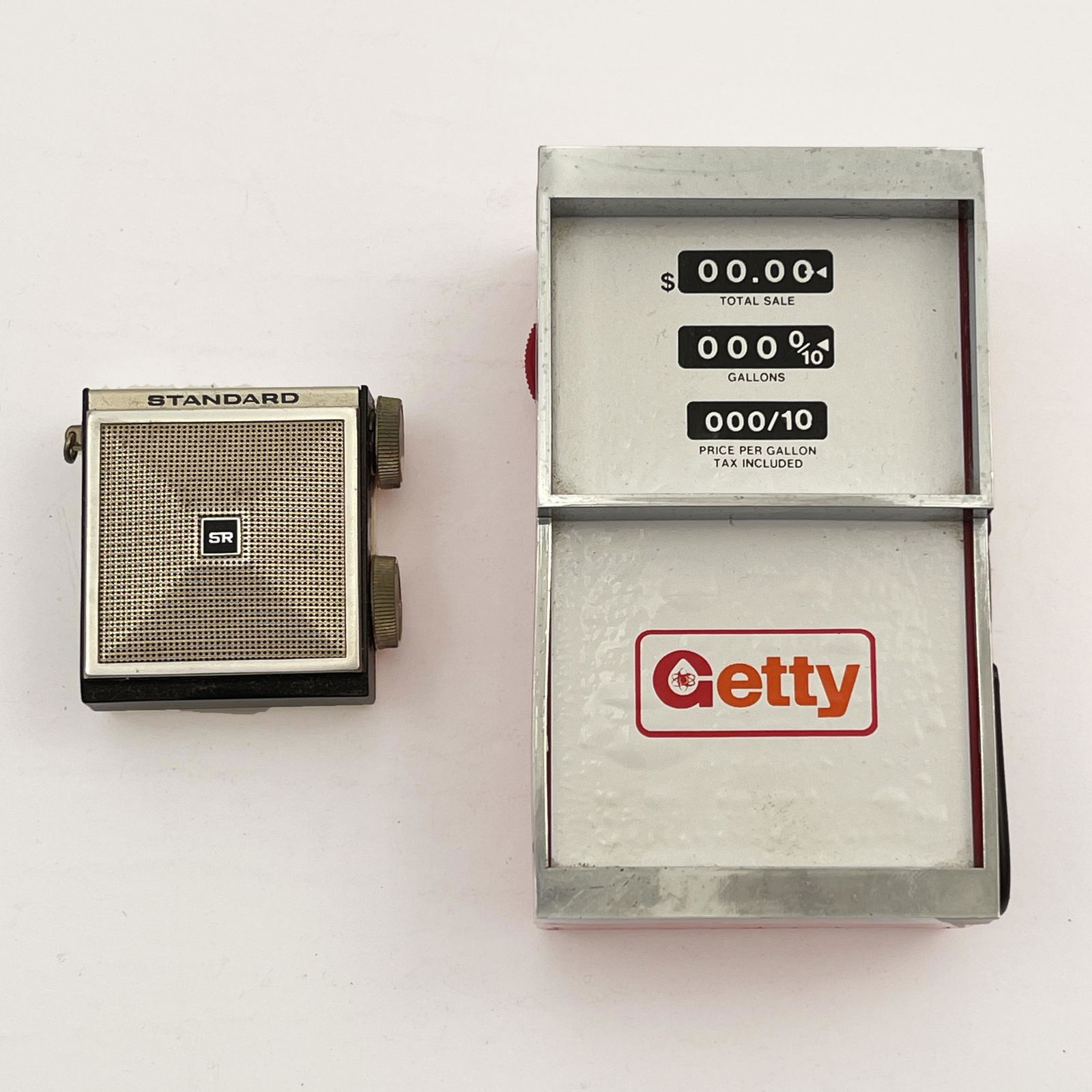 Vintage Getty Gas Pump and Micro Ruby Transistor Radios (1 of 4)