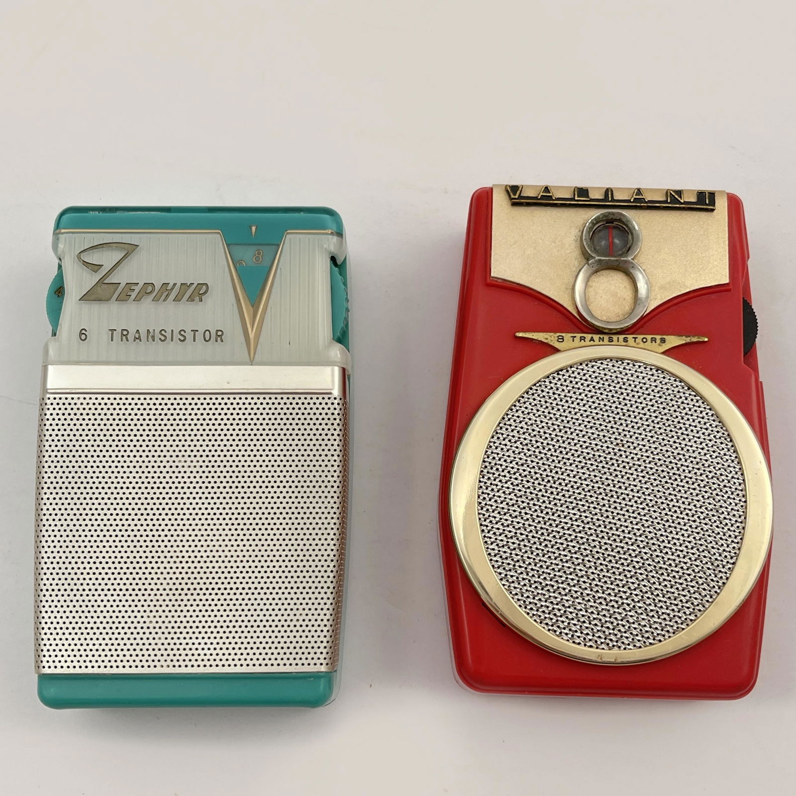 Vintage Valiant 8 and Zephyr 6 Transistor Radios (1 of 6)