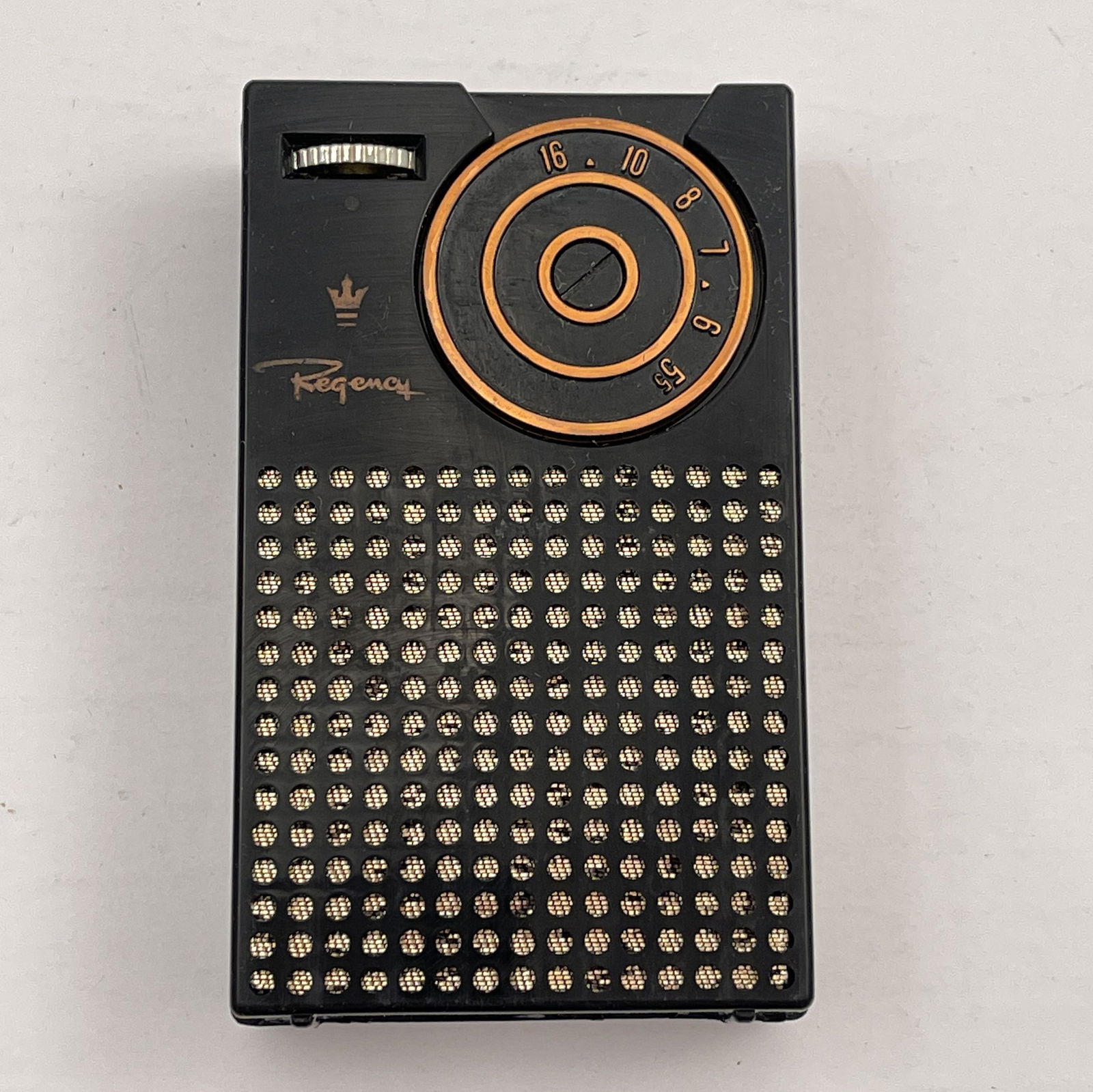 Vintage Black Regency TR-1 Transistor Radio and Case (1 of 3)