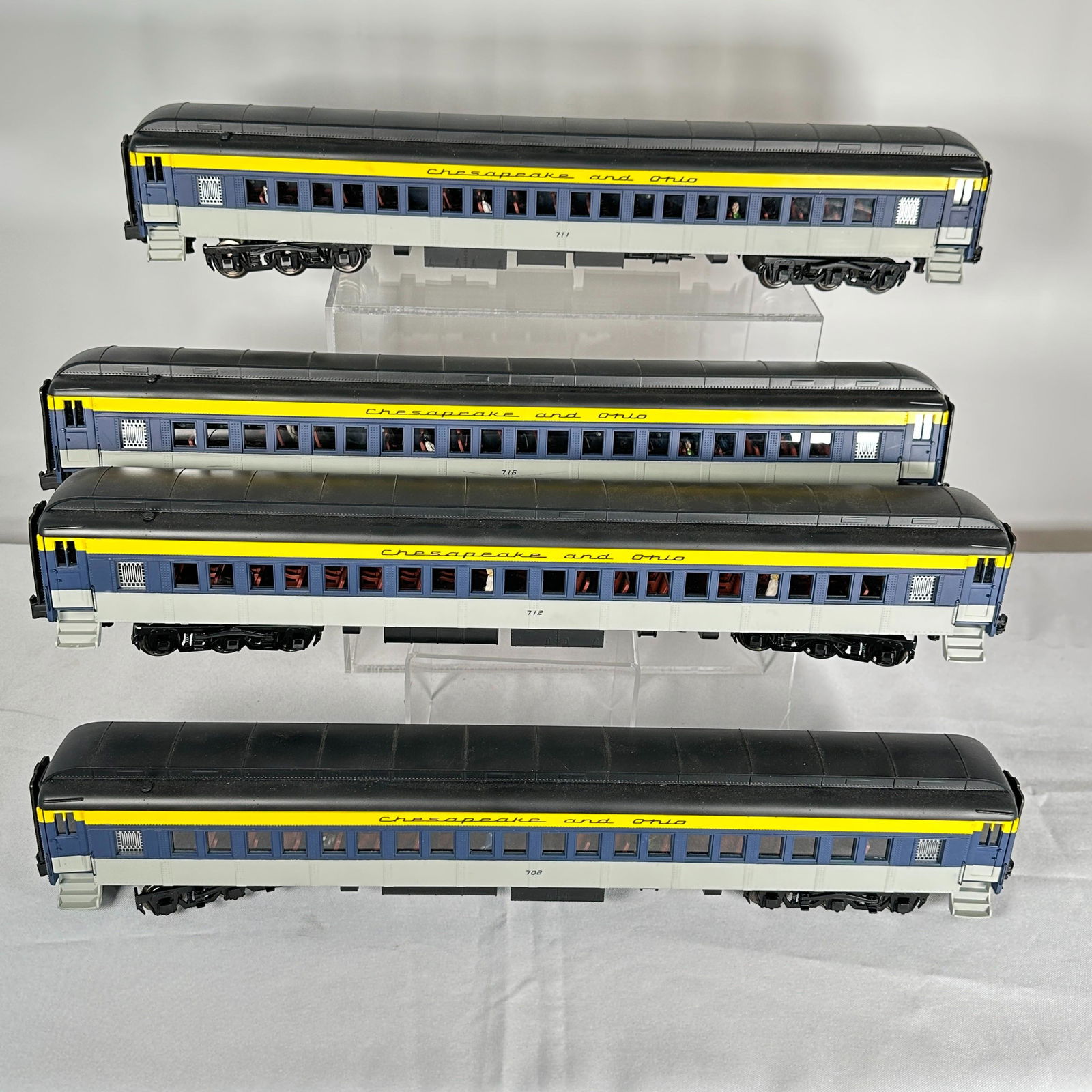 Set Of Four Golden Gate Depot O Gauge Passenger Cars (1 of 7)