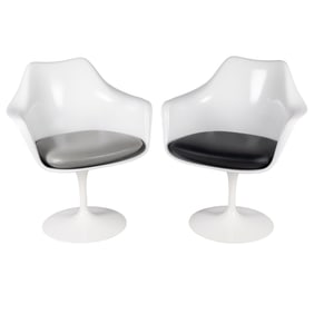 A Set of Seven Saarinen Tulip Chairs by Knoll
