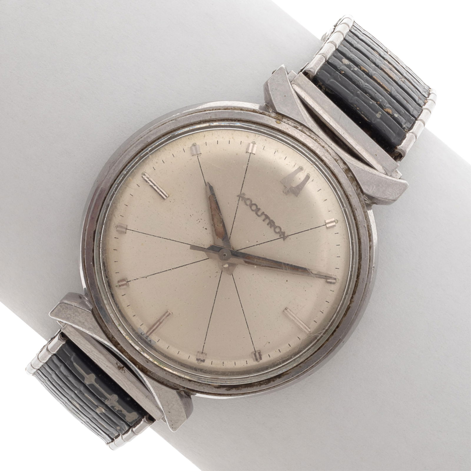 Gent's Bulova Accutron Stainless Steel Wristwatch: Gent's Bulova Accutron Stainless Steel WristwatchDIAL: Round, silvered, applied stick hour markers with tuning for at 12, luminous hands, center seconds sweep, Accutron.MOVEMENT: Quartz (case not open