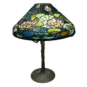 Tiffany Flowering Water Lily Lamp