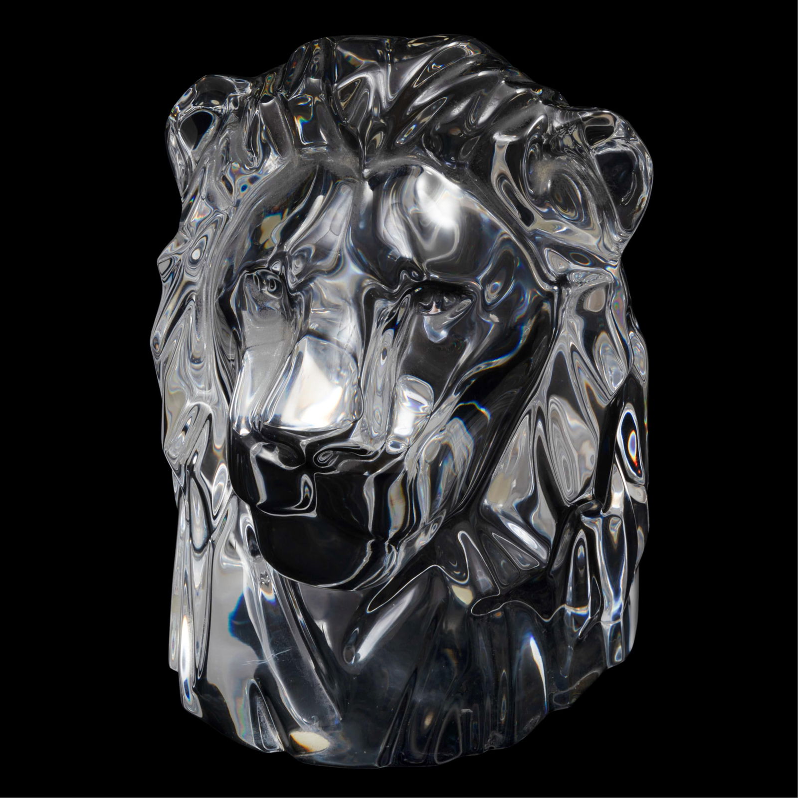 Baccarat Crystal Bust of a Lion: Baccarat Crystal Bust of a LionThe bust of a forward gazing noble beast.Inscribed Baccarat5-1/2 in. (14 cm.) high