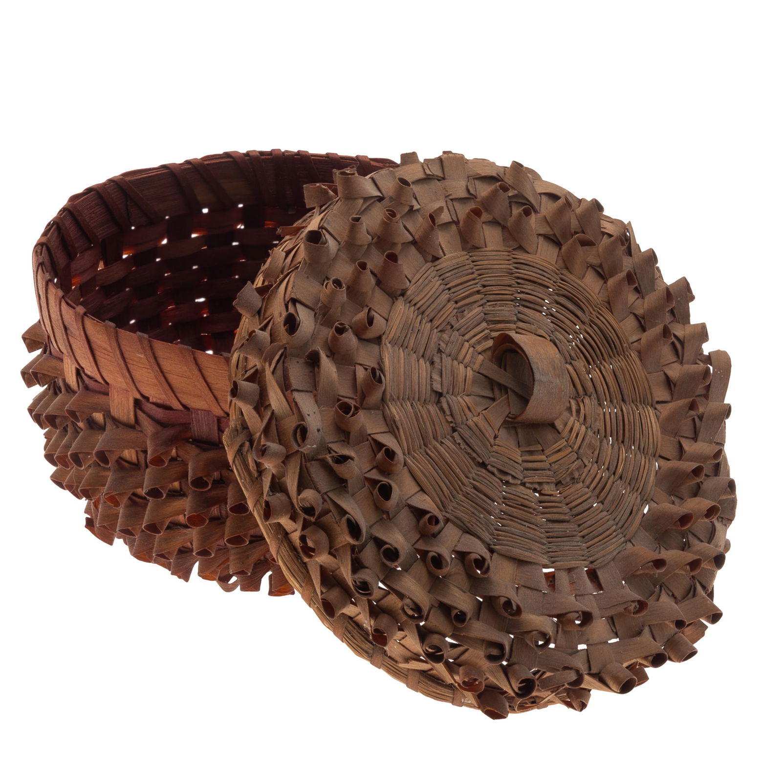 Algonquin Mi'kmaq Basket: Algonquin Mi'kmaq Basket Woven in traditional curly splint form. 3 1/2in (9cm) h. 5in (12cm) d