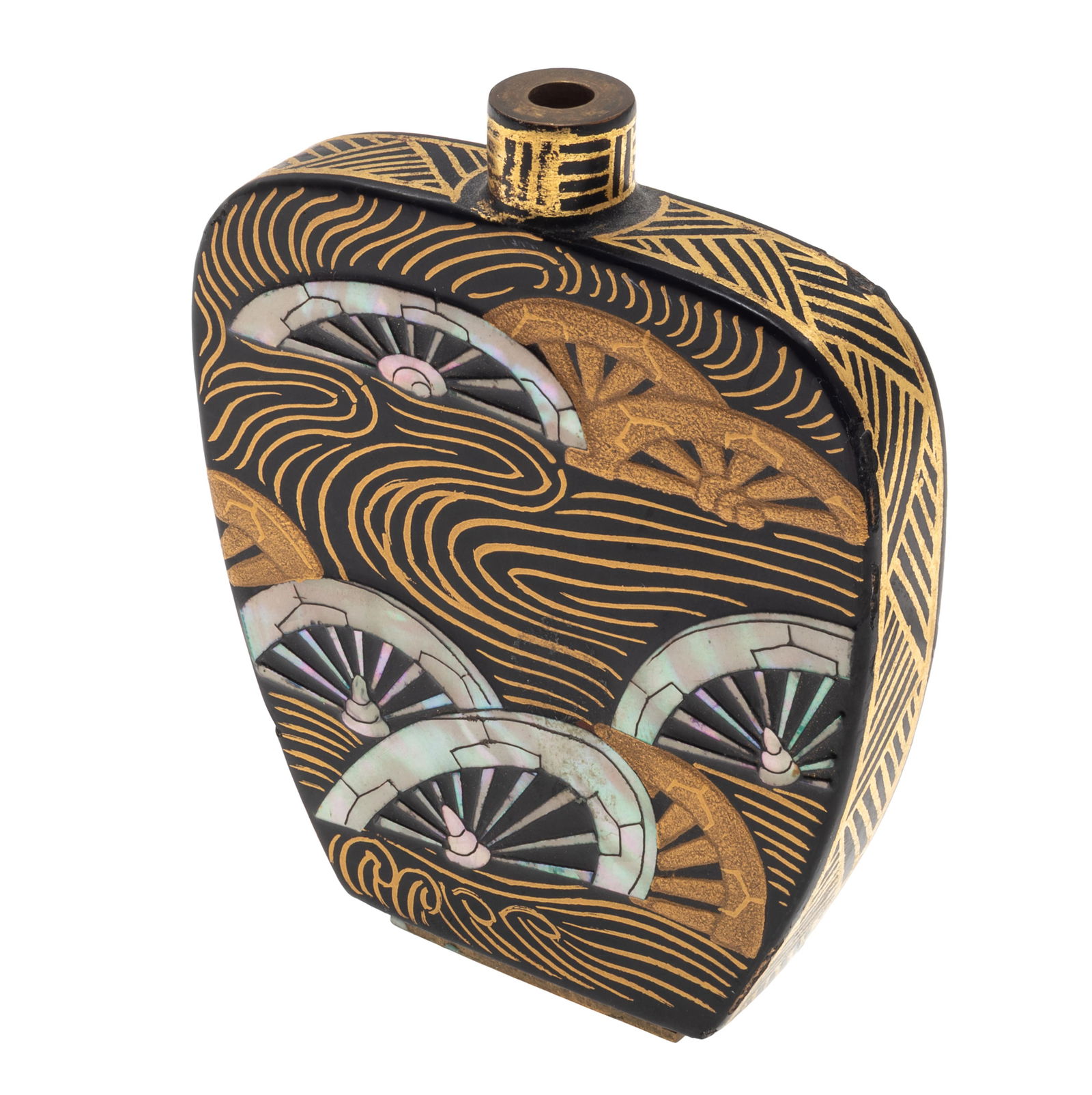 Japanese Snuff bottle with Qian Long Mark: Japanese Snuff bottle with Qian Long MarkDecorated with Japanese design (maki-e), Qian Long mark on base.2 3/4in (7cm)