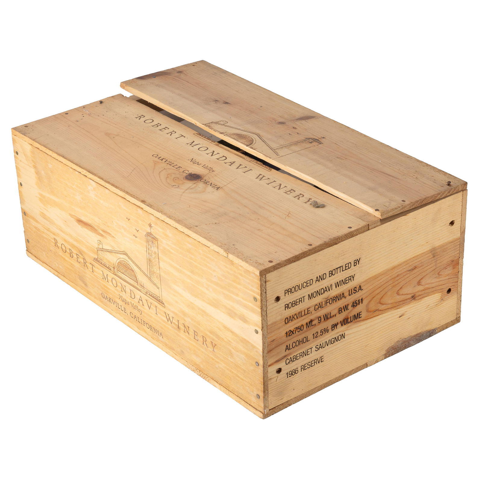 1986 Robert Mondavi Reserve Cabernet Sauvignon Case: 1986 Robert Mondavi Reserve Cabernet Sauvignon Case Oakville Ca 12 bottles (75cl) per lot (owc) Condition: Seepage noted at crate. Some bottles show seepage at paper wrap. Bottles not visually