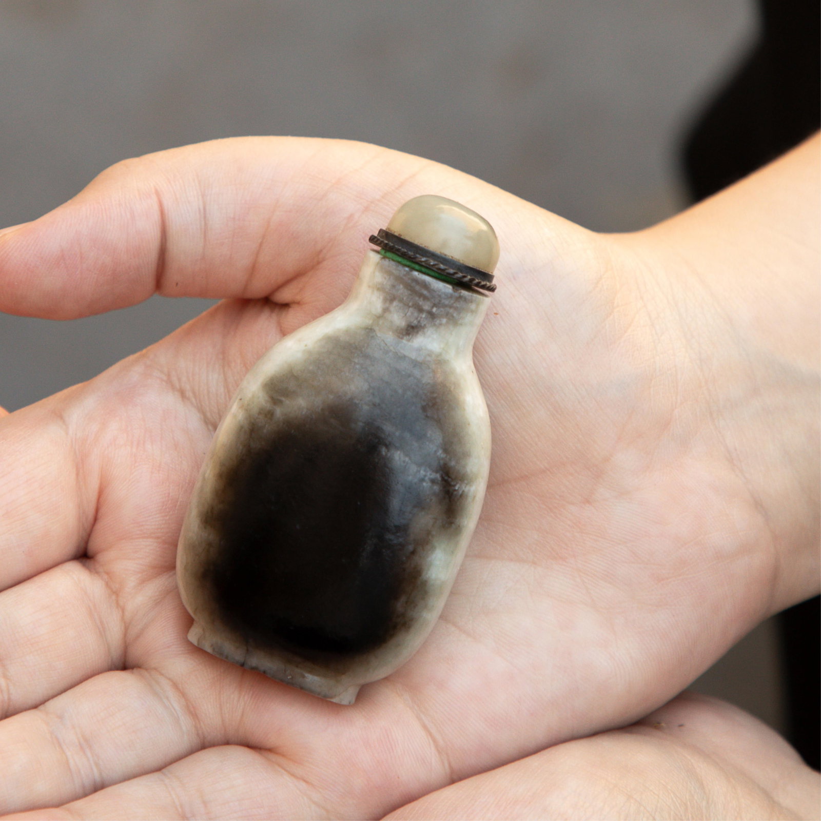 Celadon Jade Snuff Bottle - 2