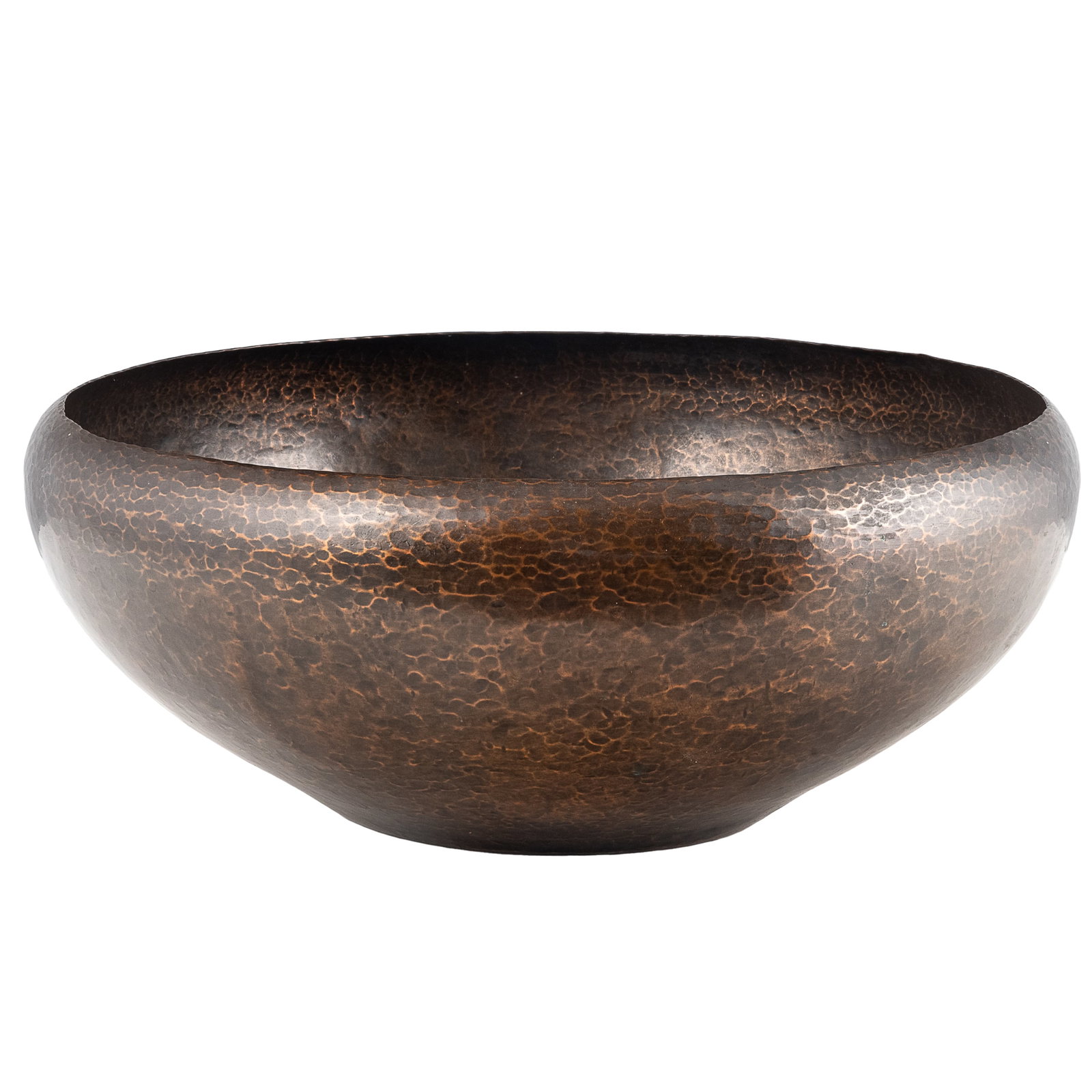 Arts & Crafts Hammered Copper Center Bowl: Arts & Crafts Hammered Copper Center Bowl Arts & Crafts large hammered copper center bowl. Unmarked. 5 1/2in x 13 1/2in (14cm. x 33cm) Condition: Re-patinated.