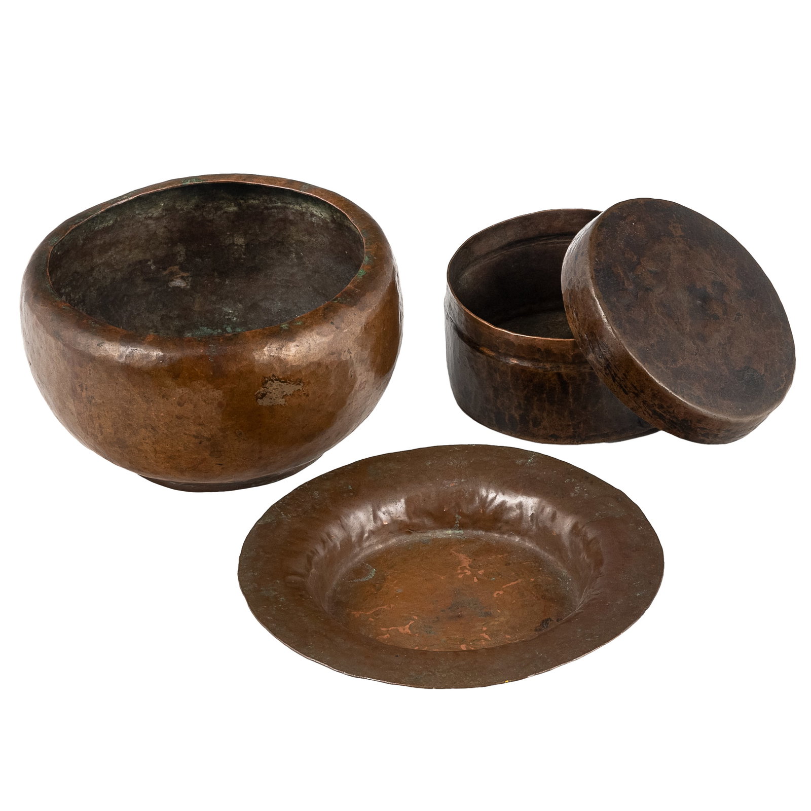 Arts & Crafts Hammered Copper Group: Arts & Crafts Hammered Copper Group Group of three Arts & Crafts hammered copper items, including a bowl, covered circular box, and small tray. All unmarked. Bowl: 3in x 5 1/4in (7 1/2cm. x 13 1/4cm)