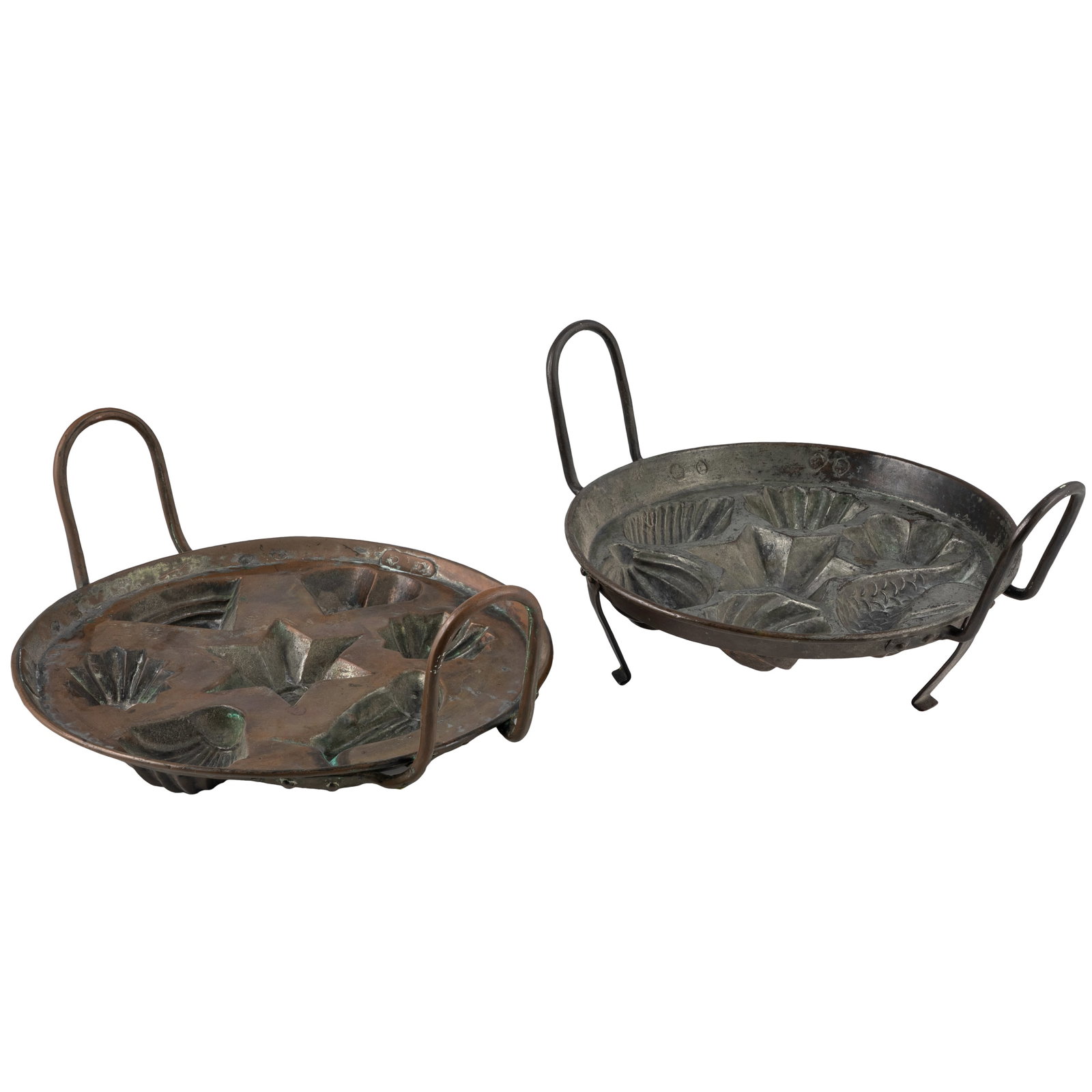 Dutch 18th Century Copper Evenveeltjespans: Dutch 18th Century Copper Evenveeltjespans Two Dutch copper evenveeltjes (even share) cookie pans. One with wrought iron handles and feet. 18th century. Largest: 5 in. x 11 1/2in dia. (12 1/2cm. x