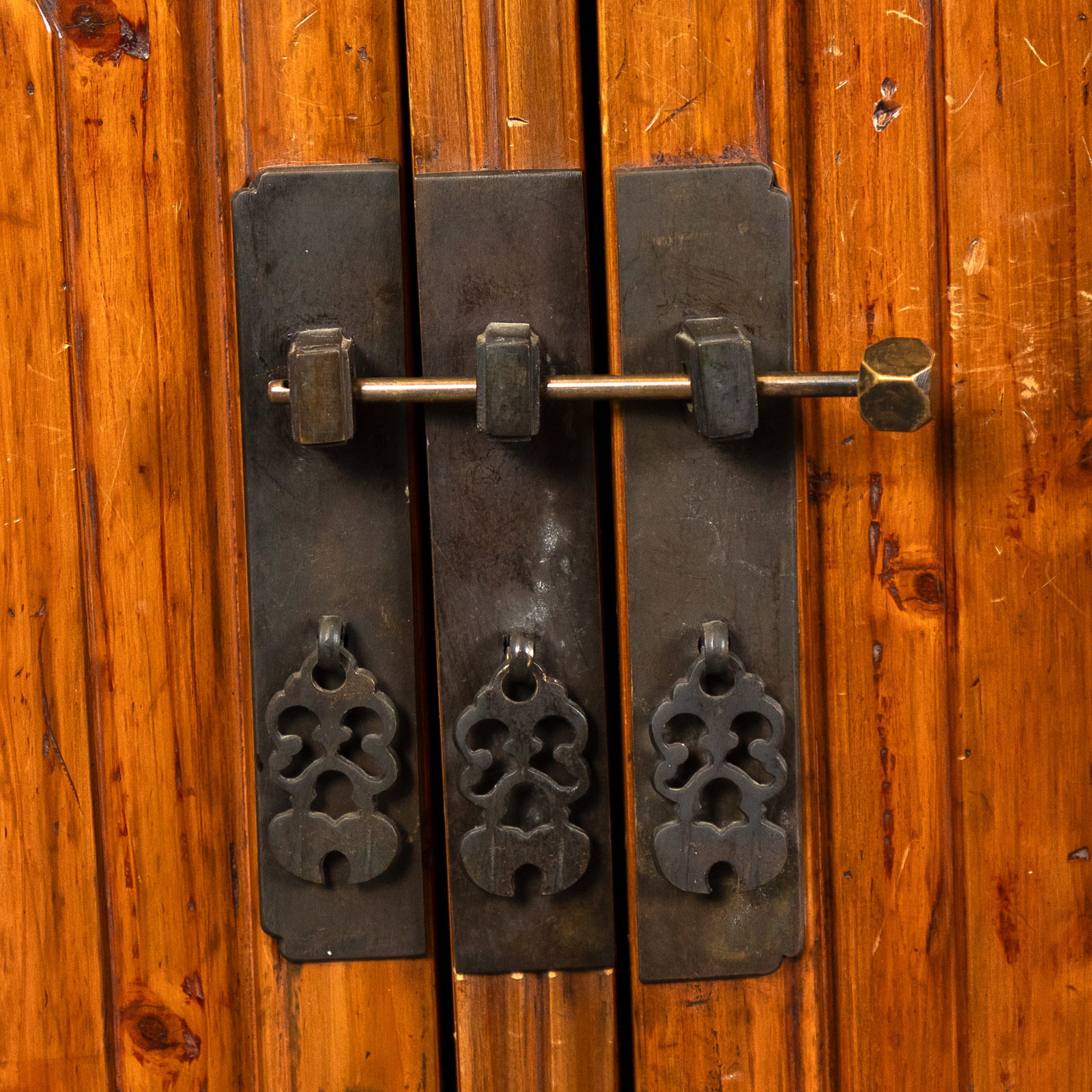 Chinese Export Cabinet - 7