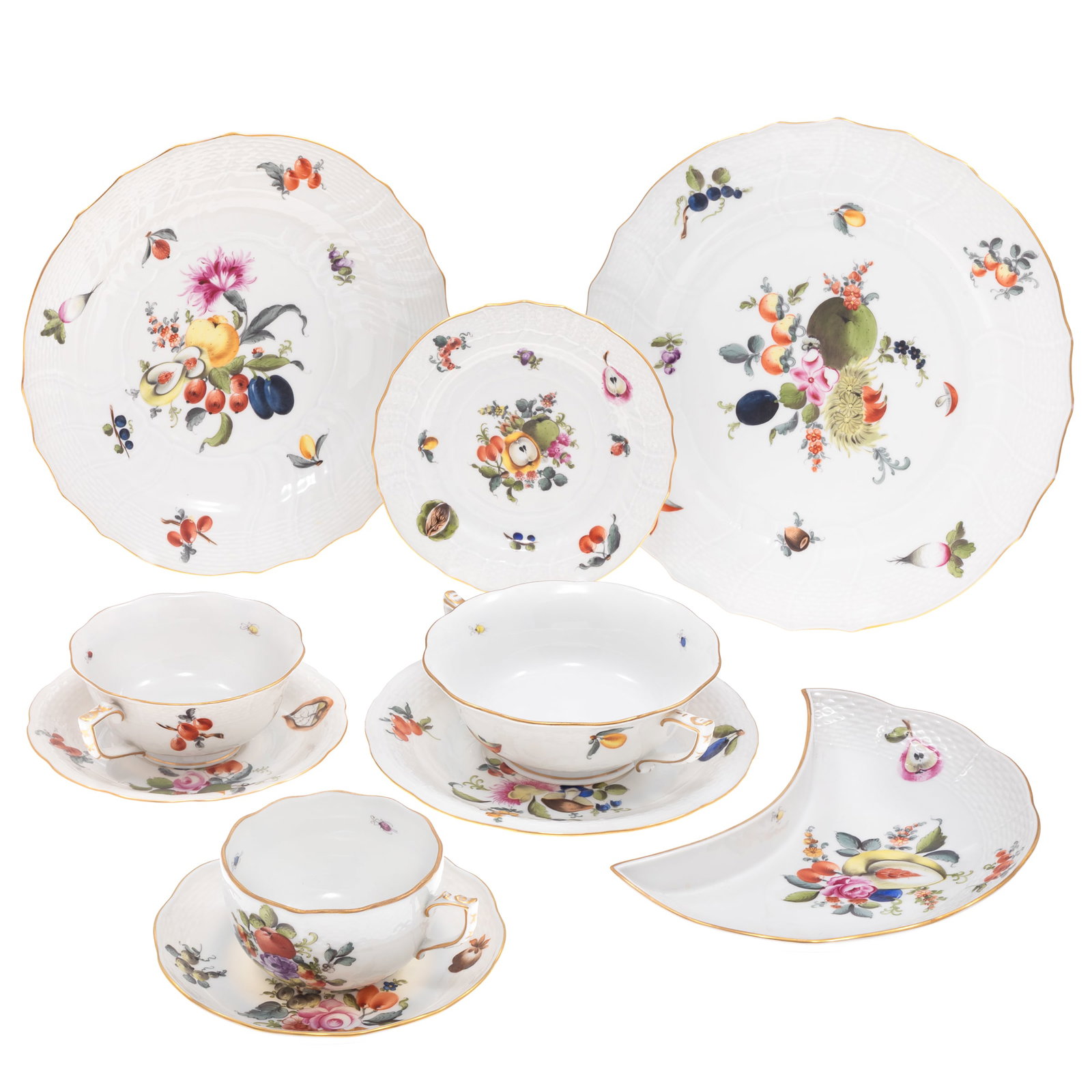Herend Fruit and Flowers Pattern Dinning Set: Herend Fruit and Flowers Pattern Dinning Set Each piece of Herend Fruit and Flowers is unique because the Herend artists have the freedom to choose a combination of flowers, fruits and insects