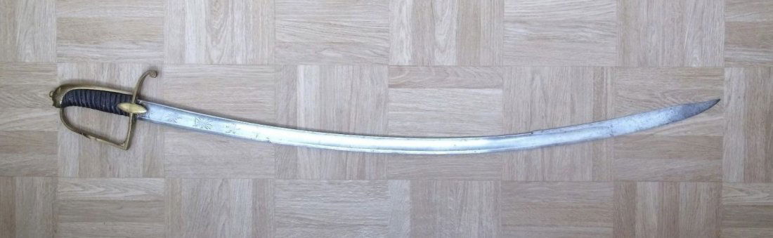 Russian / French Antique Hussar / Light Cavalry Sabre: Russian / French Light Cavalry Antique Sabre. 18/19 TH C. Gebrüder Weyrsberg in Solingen, best quality private made blade. Lion Head pommel, gilded grip & blade. Length: 99,5 cm