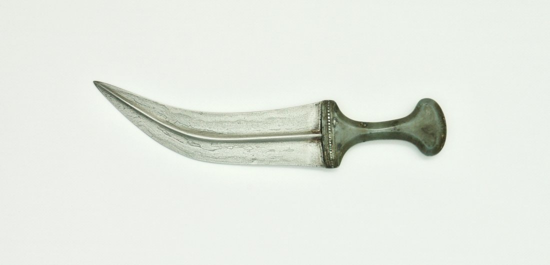 Indo Persian Khanjar Jambiya Dagger: Indo Persian Antique Jambiya Dagger. 18 TH C. Damascus pattern blade. Length: 30,5 cm