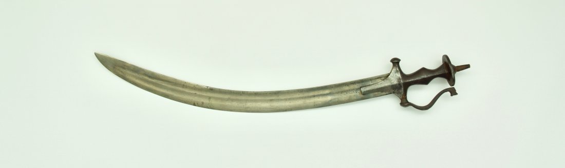 Mughal Tegha Sword: Mughal Tegha Sword.17/18 TH C. Beautiful Patern Damascus Blade & Grip. Length: 71 cm