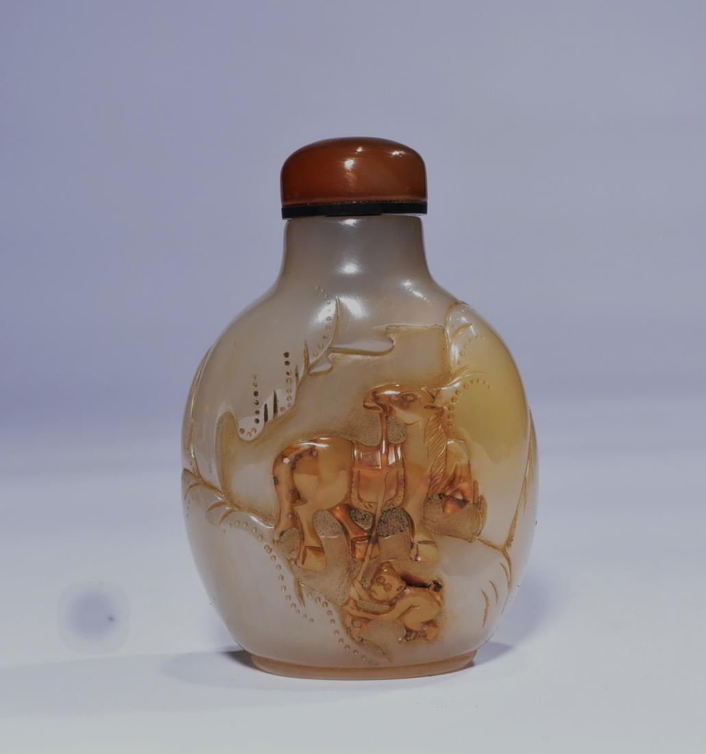 A CARVING SNUFF BOTTLE (1 of 6)