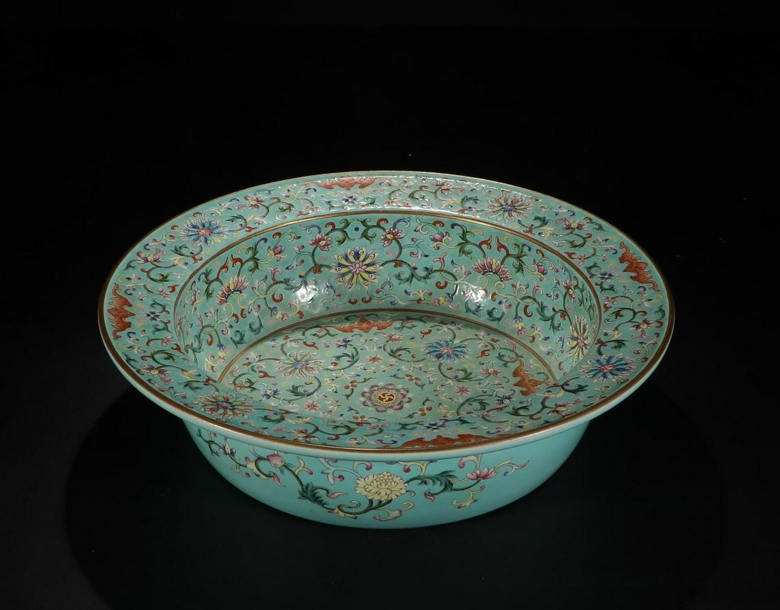 CHINESE LVSONG GROUND FAMILLE ROSE CONTAINER (1 of 6)