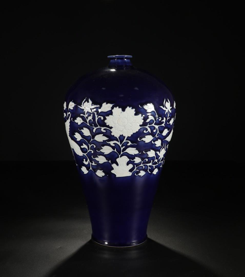 CHINESE BLUE GLAZED VASE (1 of 6)