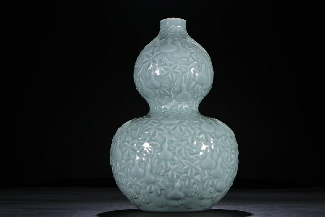 CHINESE CELADON GOURD VASE (1 of 6)