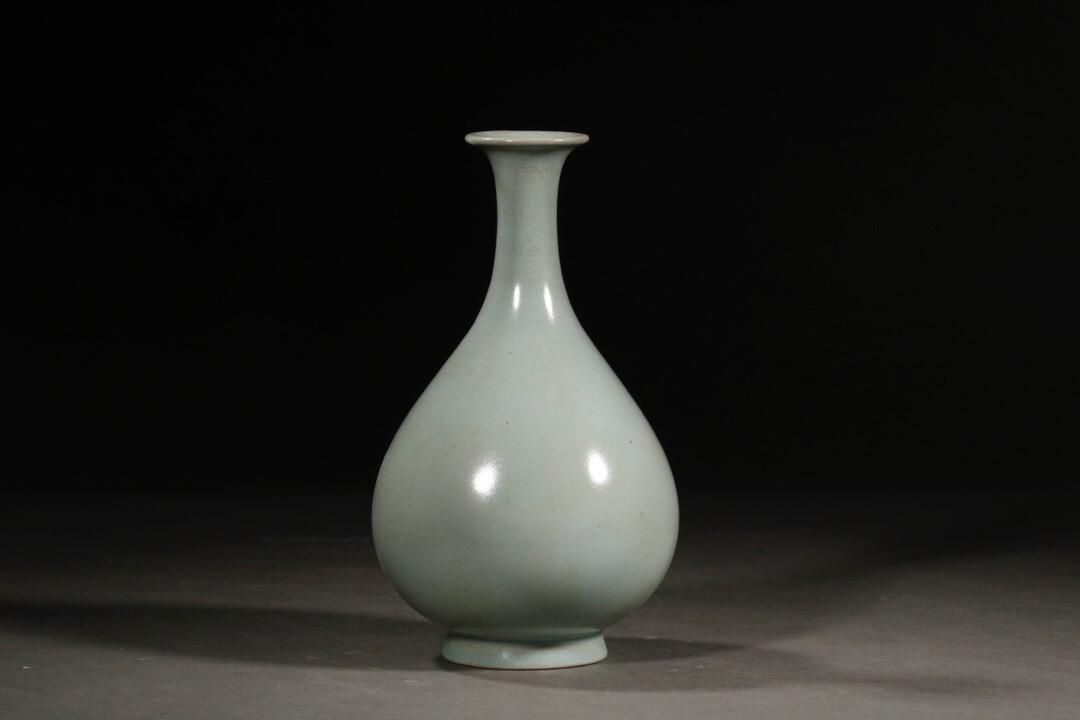 CHINESE RU KILN VASE (1 of 6)