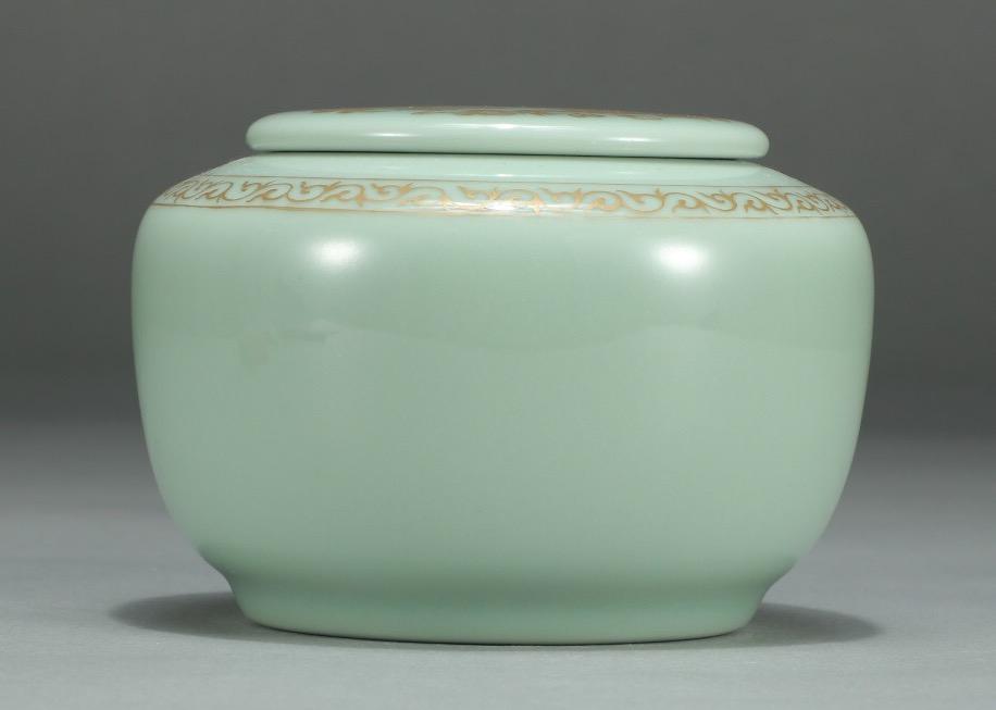 CHINESE CELADON DRAGON JAR (1 of 6)