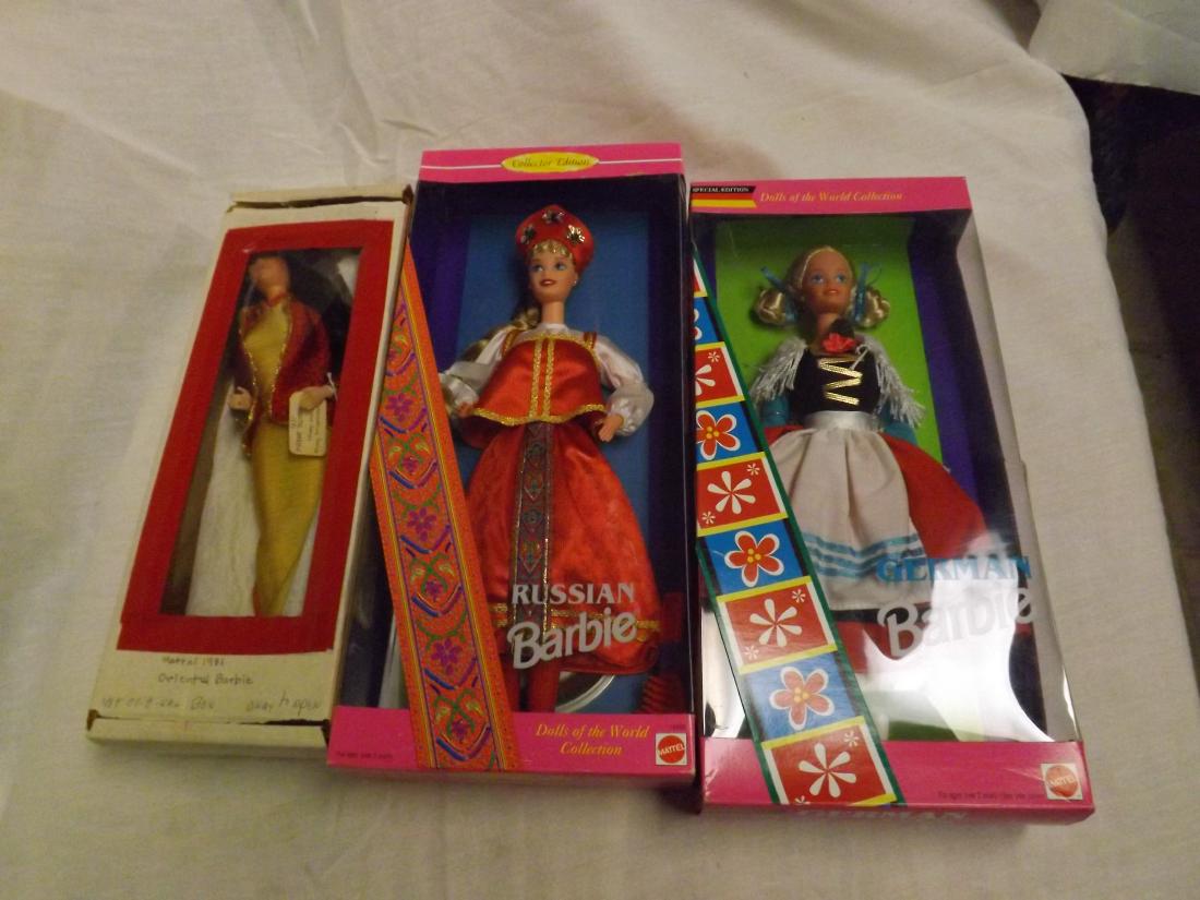 3 BARBIE DOLLS OF THE WORLD (1 of 10)