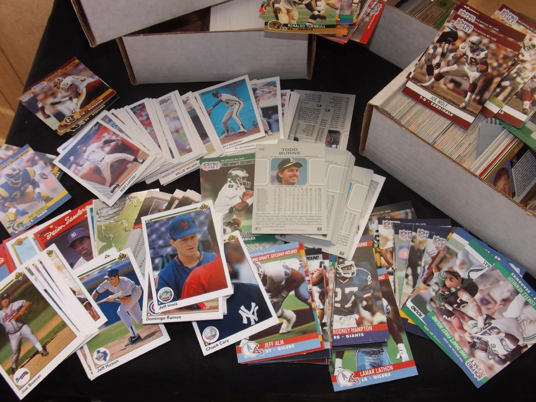 LARGE LOT OF VARIOUS SPORTS TRADING CARDS (1 of 7)