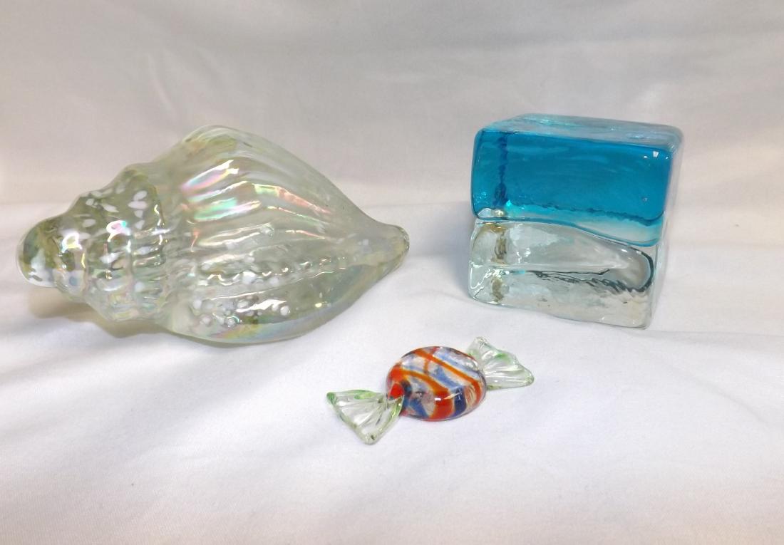 2 VINTAGE PAPERWEIGHTS & 1 GLASS CANDY (1 of 5)