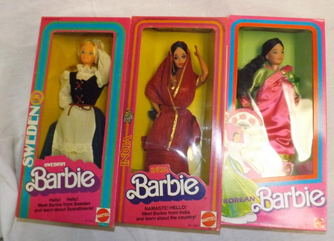 3 BARBIE DOLLS OF THE WORLD (1 of 9)