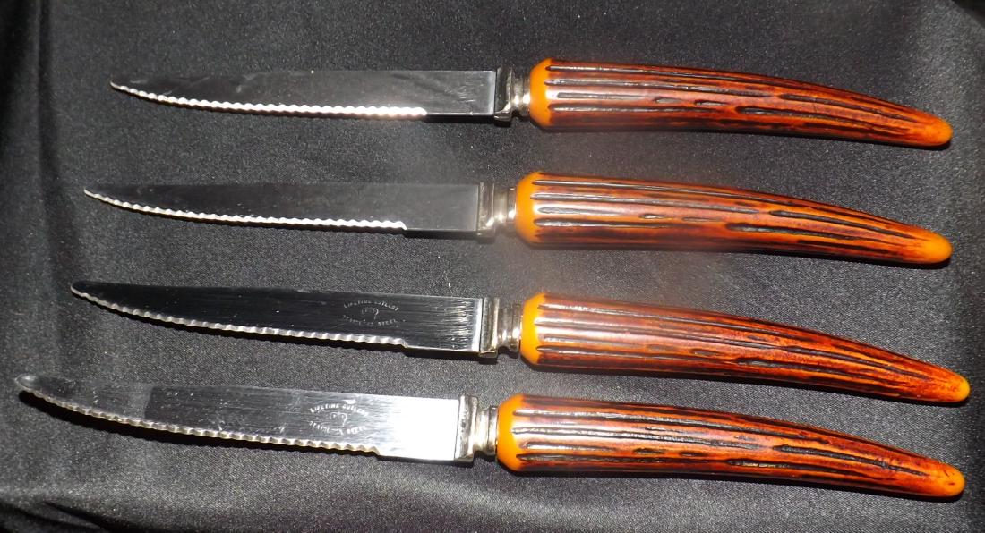 4 BAKELITE HANDLED SERRATED STEAK KNIVES (1 of 3)