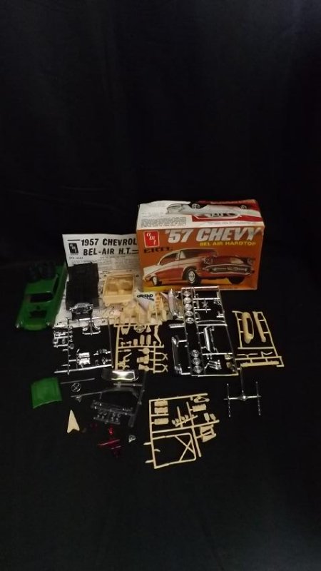 AMT 1957 CHEVY BEL AIR HARDTOP MODEL (1 of 11)