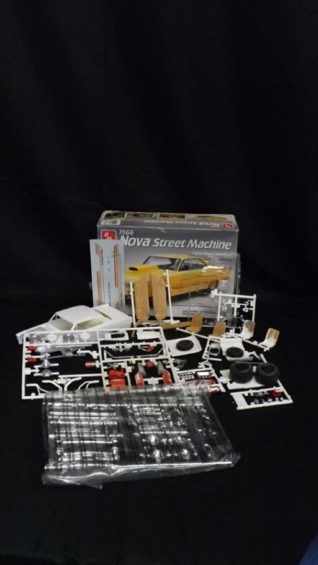 AMT MODEL KIT - 1966 NOVA STREET MACHINE (1 of 11)