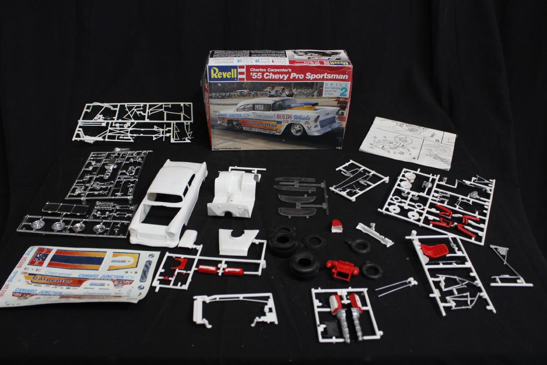 REVELL MODEL KIT - 1955 CHEVY: REVELL MODEL KIT - 1955 CHEVY - SKILL LEVEL 2 - CHARLES CAPENTER'S 1955 CHEVY PRO SPORTSMAN - 1:25 SCALE - NUMBER 7194 - APPEARS COMPLETE BUT STARTED - SOME PAINTING NOTED - STICKERS & INSTRUCTIONS