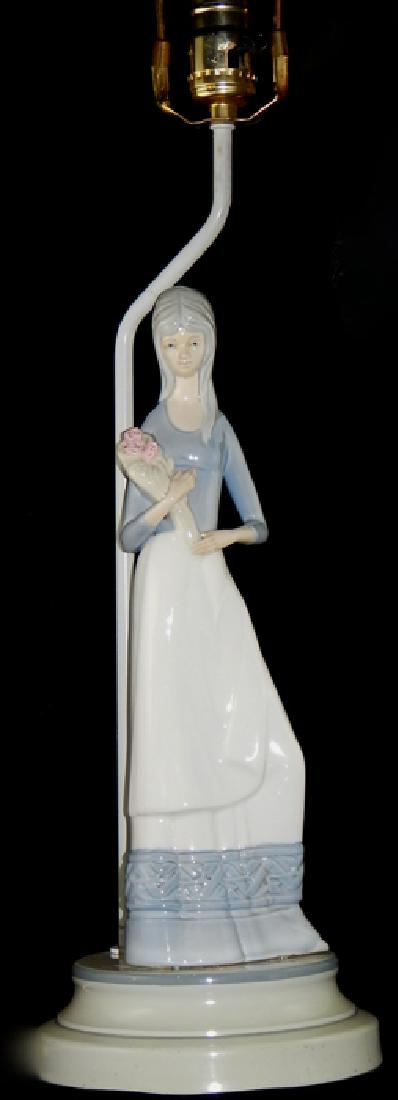 Vintage Lladro Porcelain Figural Lamp (1 of 5)