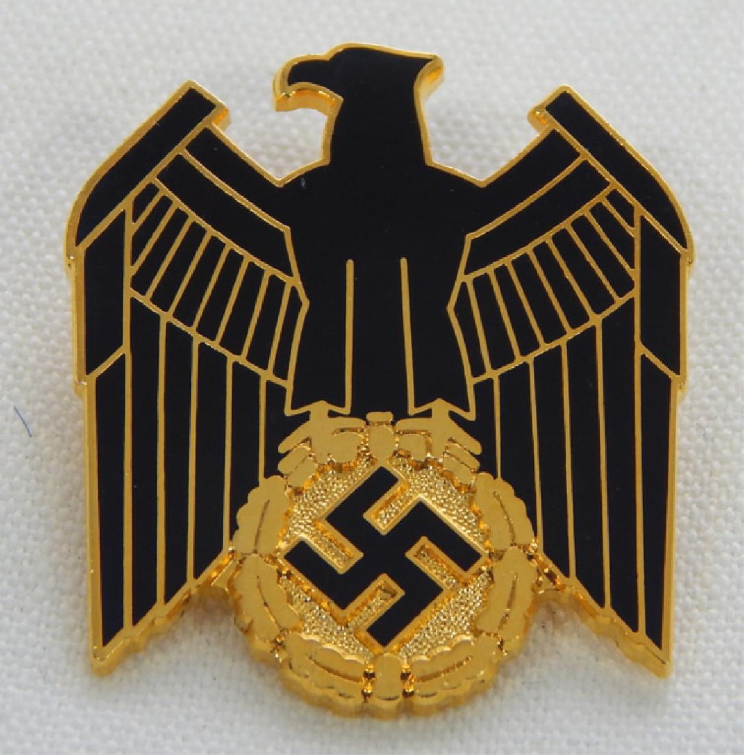 German WWll Eagle Medal (1 of 2)