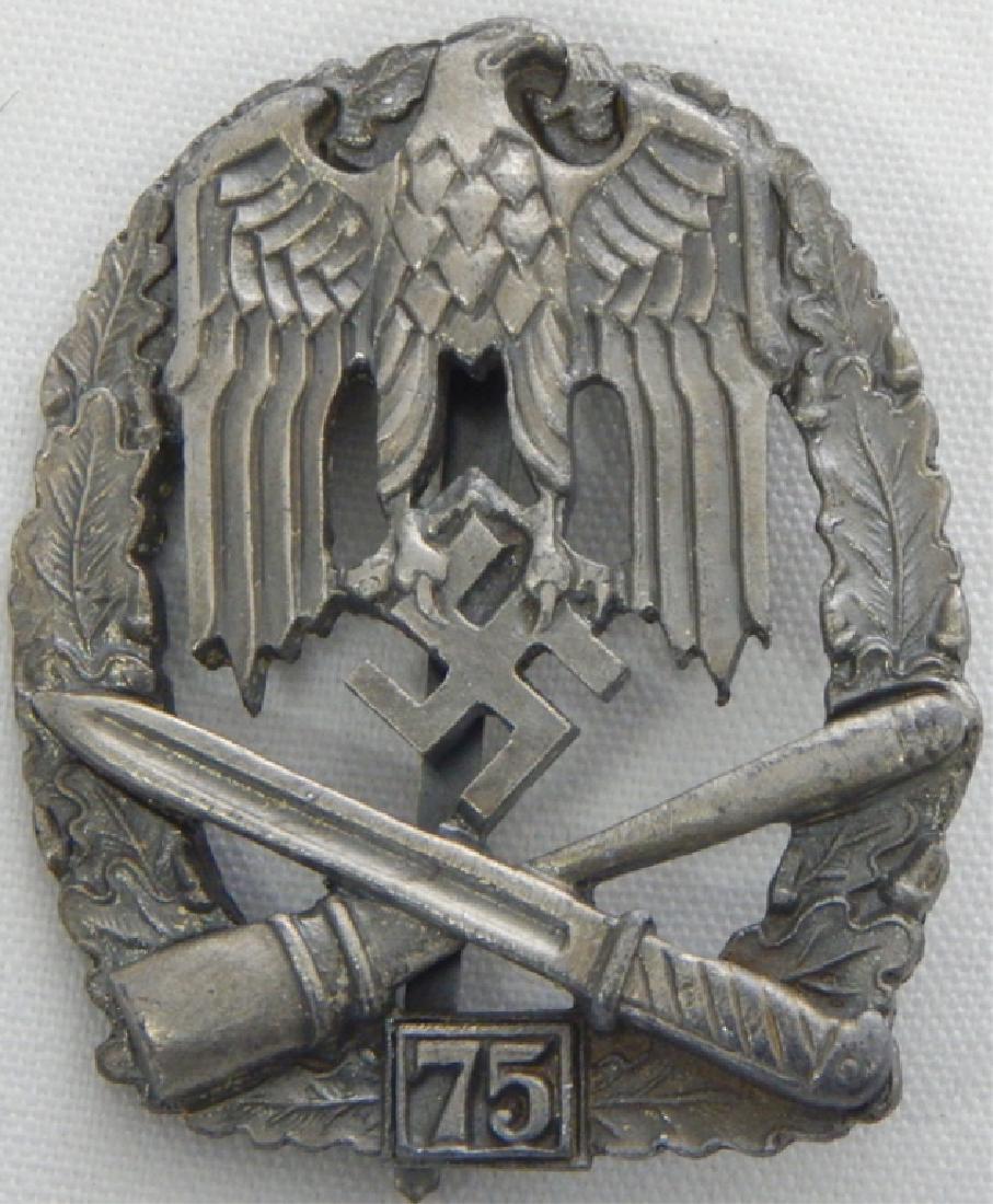German WWll Grenade and Bayonet Medal (1 of 2)