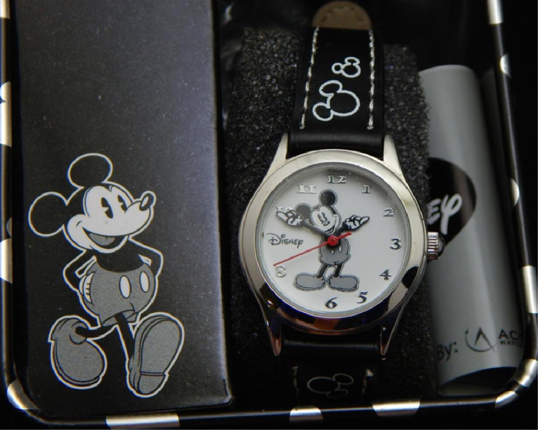 Vintage Disney Mickey Mouse Watch (1 of 3)