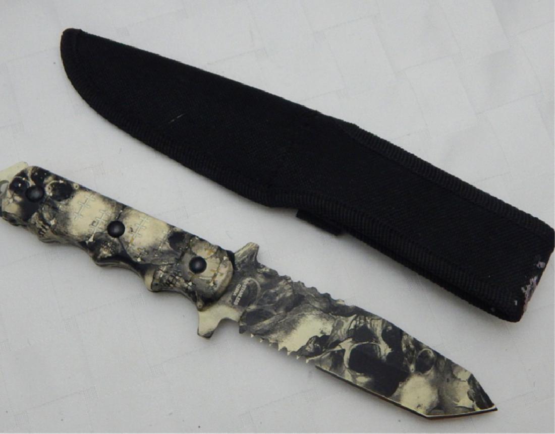 Defender Xtreme Camouflage Knife with Sheath (1 of 4)